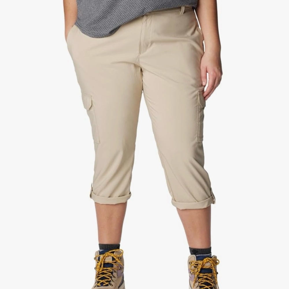 Columbia Women's NWOT Cargo Capris Pants 24W Plus Size UPF SUN SHIELD